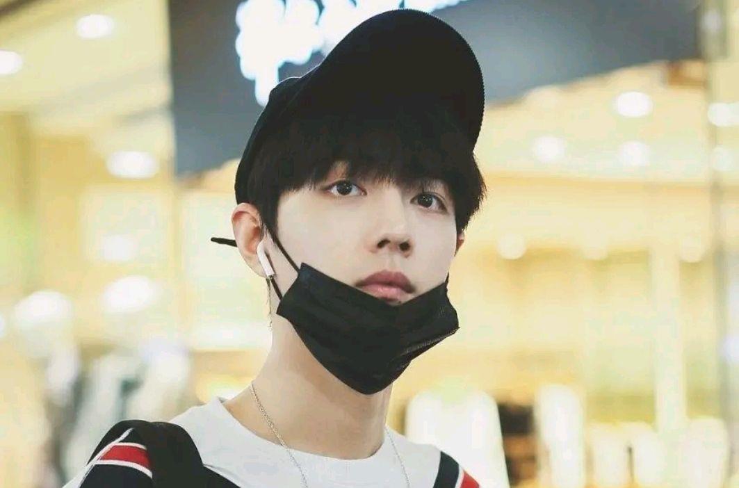 肖战|前女友曝光聊天记录！内涵肖战卖暖男人设，昔日队友如今天差地别