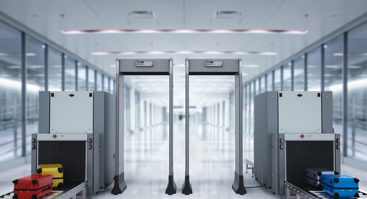 平空间 坐飞机时，安检人员不让自带水，你知道背后的原因吗？