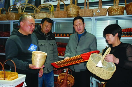 民生与消费 扎根扶贫一线 争当扶贫先锋 ——河南省郸城县法警朱景明驻村扶贫纪实