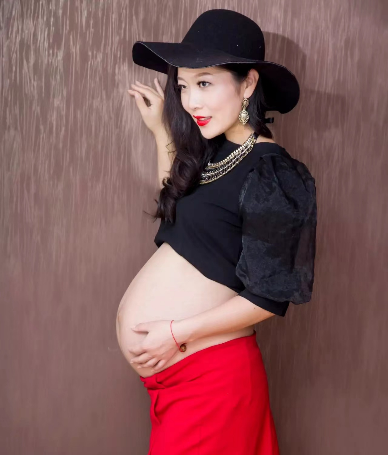 山东女子被丈夫和婆婆家暴致残,女子双腿萎缩,丈夫在她孕期变心