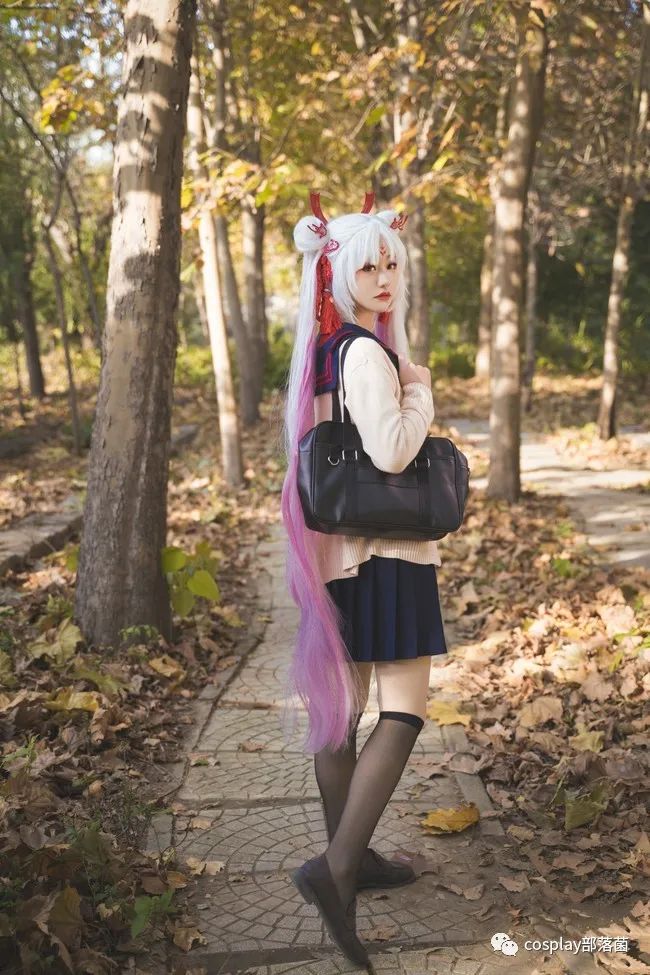 制服|cos：不知火制服cos，在林中自由漫步