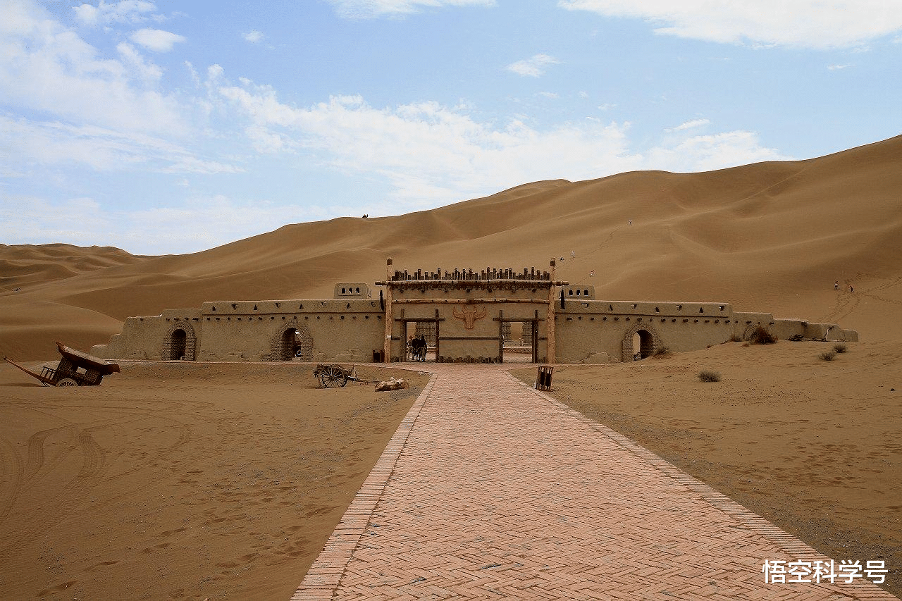 新疆维吾尔自治区 新疆的大沙漠底下真有暗河存在吗？