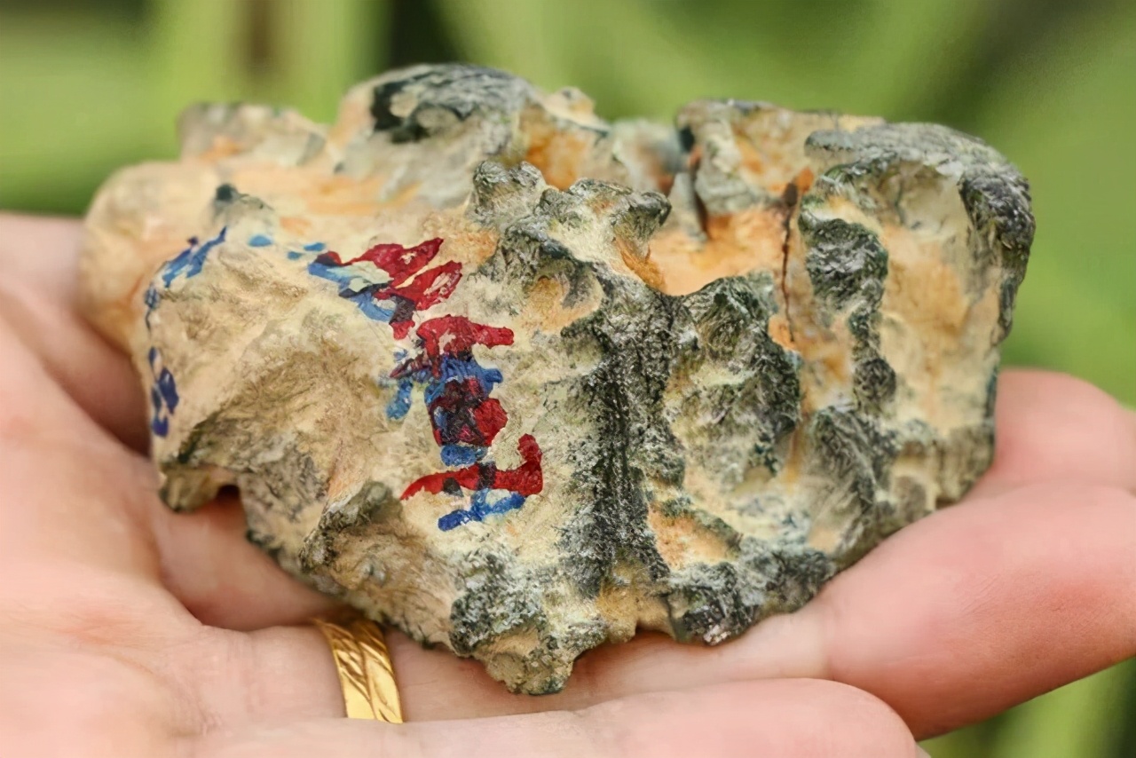 翡翠|翡翠中的墨翠,黑的可爱!