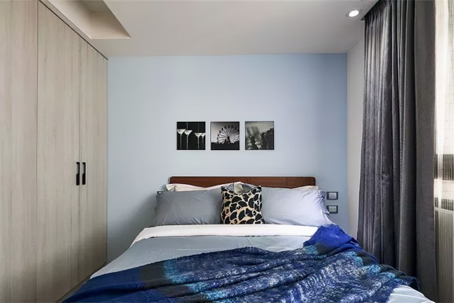 72㎡小户型装修，主卧与客厅间开内窗的设计，好有创意