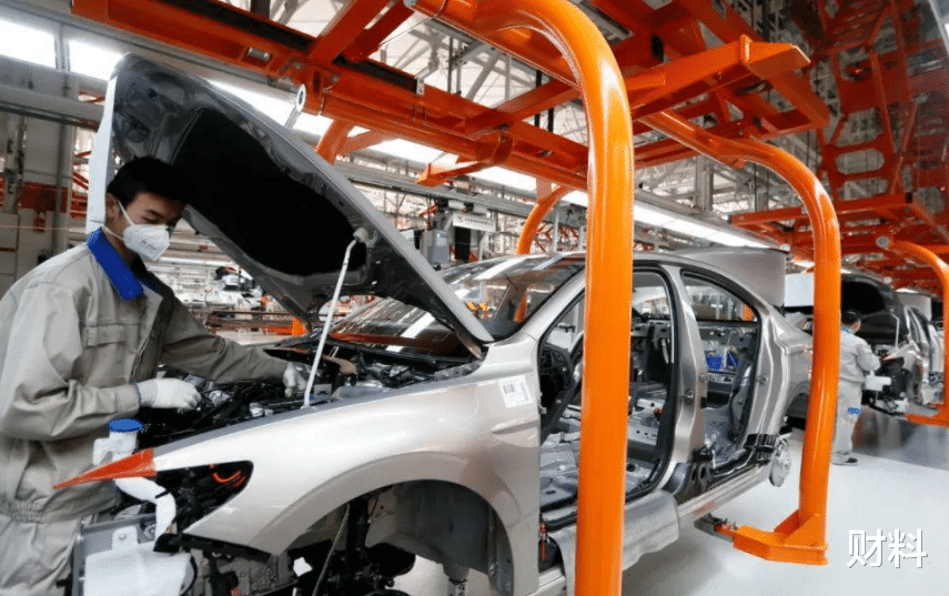 大学生|大学生“不值钱”了？“高级技工”缺口达2000万人，国家有举措了