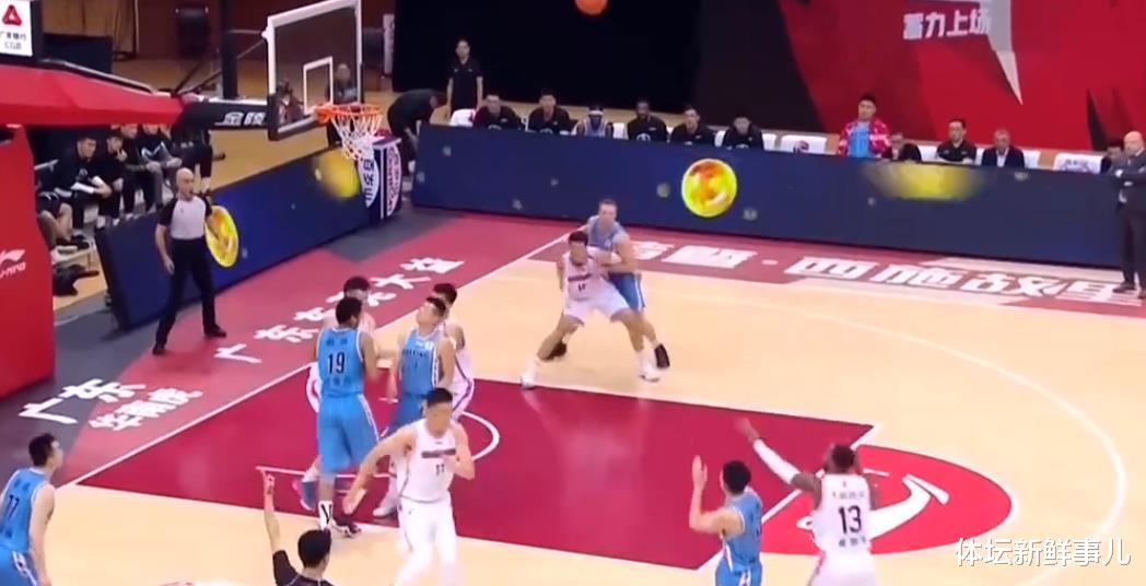 廣東男籃|恥辱輸球后，首鋼主帥送了廣東男籃13個字，聽聽杜鋒 蘇群 胡明軒怎么說