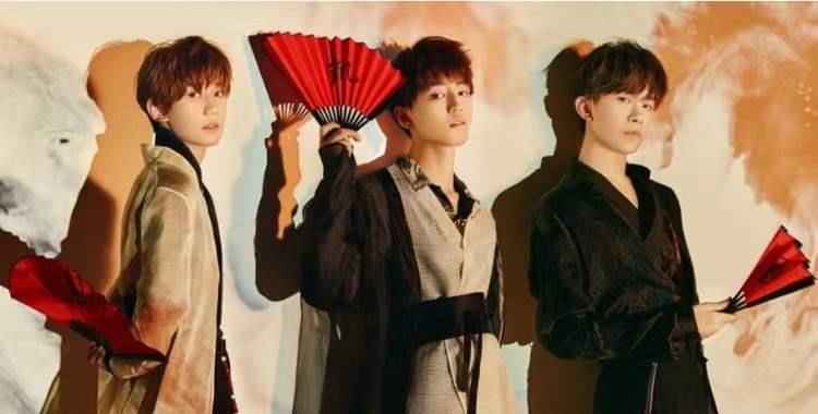 肖战|国风造型亮相,王一博张艺兴肖战小清新风格,TFBOYS太吸睛!