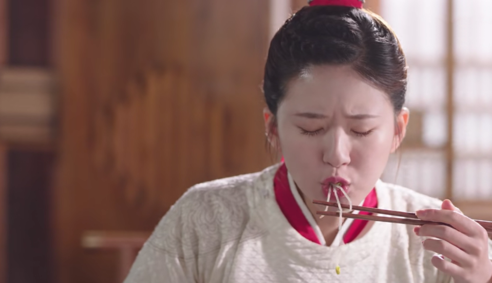 赵露思|从《三十而已》到《国子监》，她仅仅只是配角，却让人恨到牙痒