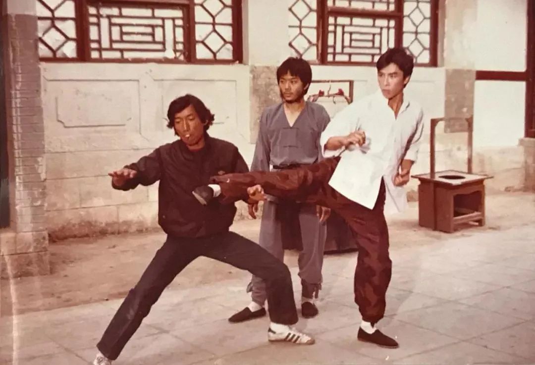 龙虎武师|一部《龙虎武师》，就是半部香港动作电影史，最能打阵容最后集结