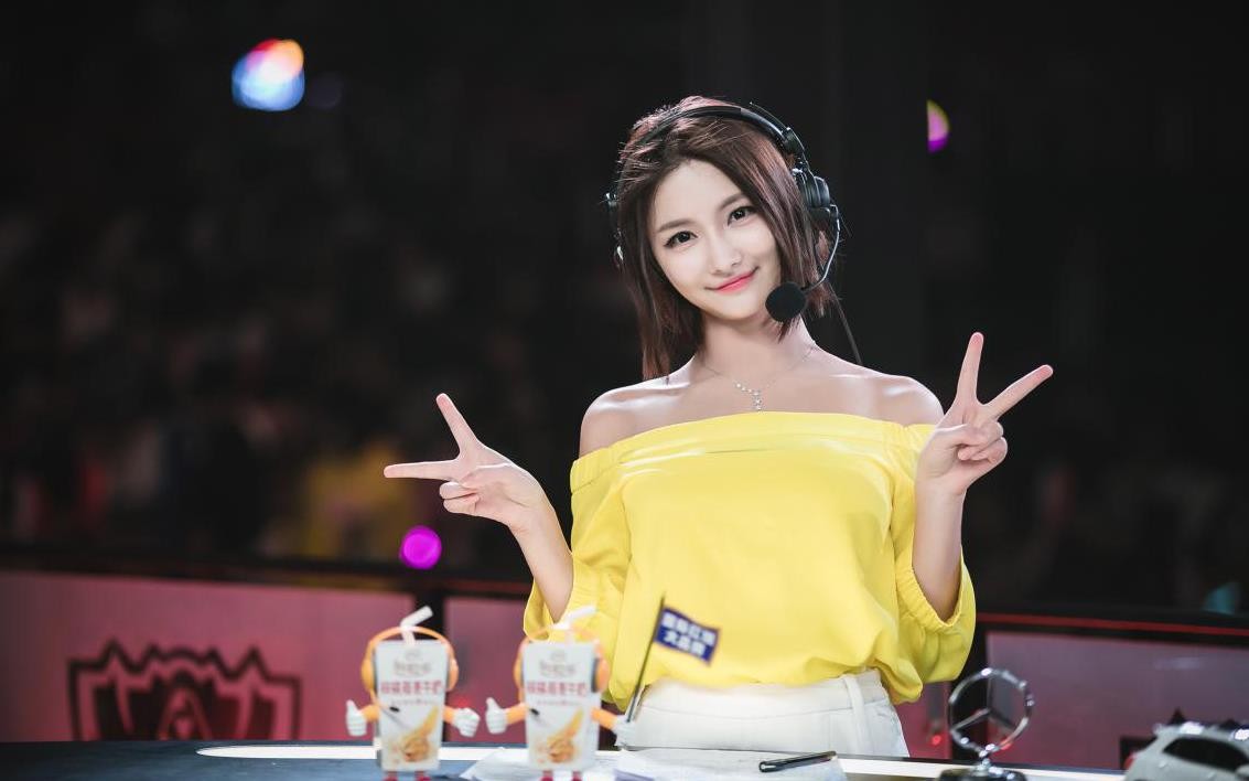 罗焕伍|电竞女神Miss整容失败，直播恰烂钱，网友：跟余霜和周姐比差远了