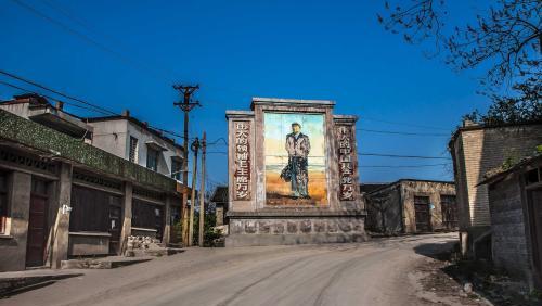 长脖子爸比说|重庆一处军工厂，生产的物品高度保密，内部繁华但却鲜为人知