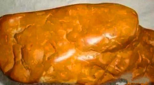 |农民荒地里挖出好宝贝，却因不识货随手丢弃，错过发大财的机会