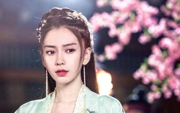 何沐青谈|黄晓明“放手”baby，后者资源断级，晓明哥大爆发