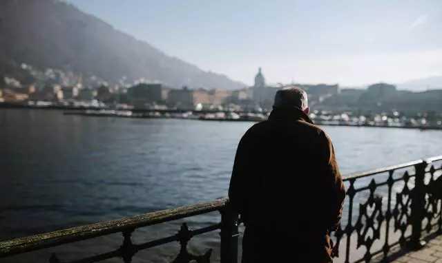 许双龙说三农 “中年爸爸带娃看病请假遭领导拒绝”:职场不会管你有多惨