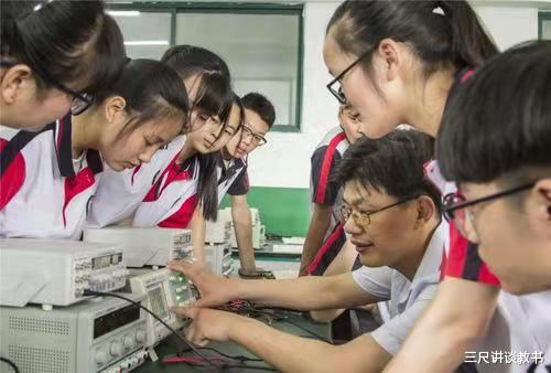 |为什么有的孩子成绩不好，家长宁愿花钱上普通高中也不愿上职高？