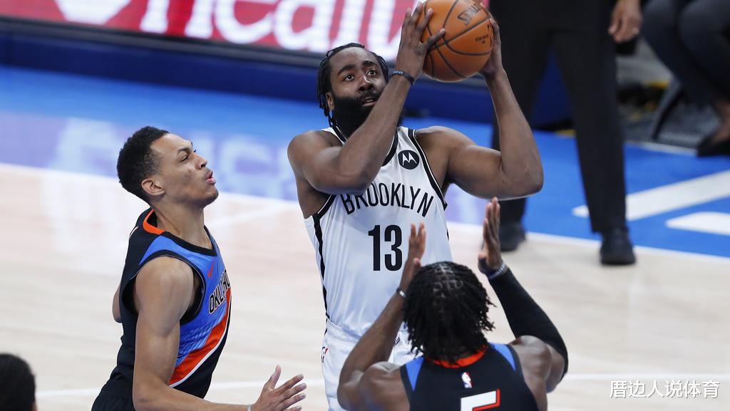 詹姆斯·哈登|僅1次失誤，14中9轟25+11+10！哈登籃網8戰3次三雙：場邊大笑