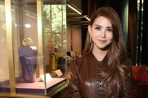 周杰伦|为了实现女主梦，几部电影赔了8个亿，周杰伦“养媳妇”有多贵？