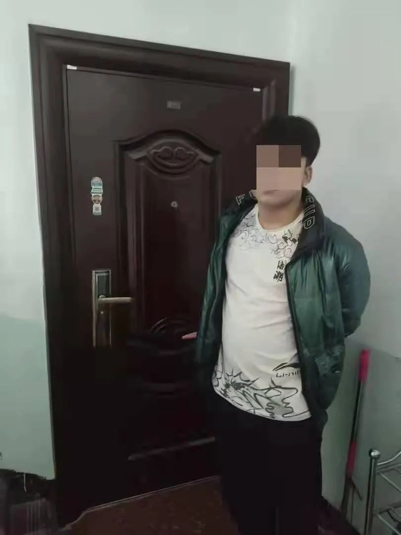 刑警|“班级群”里15名家长报警，“班主任”被抓！