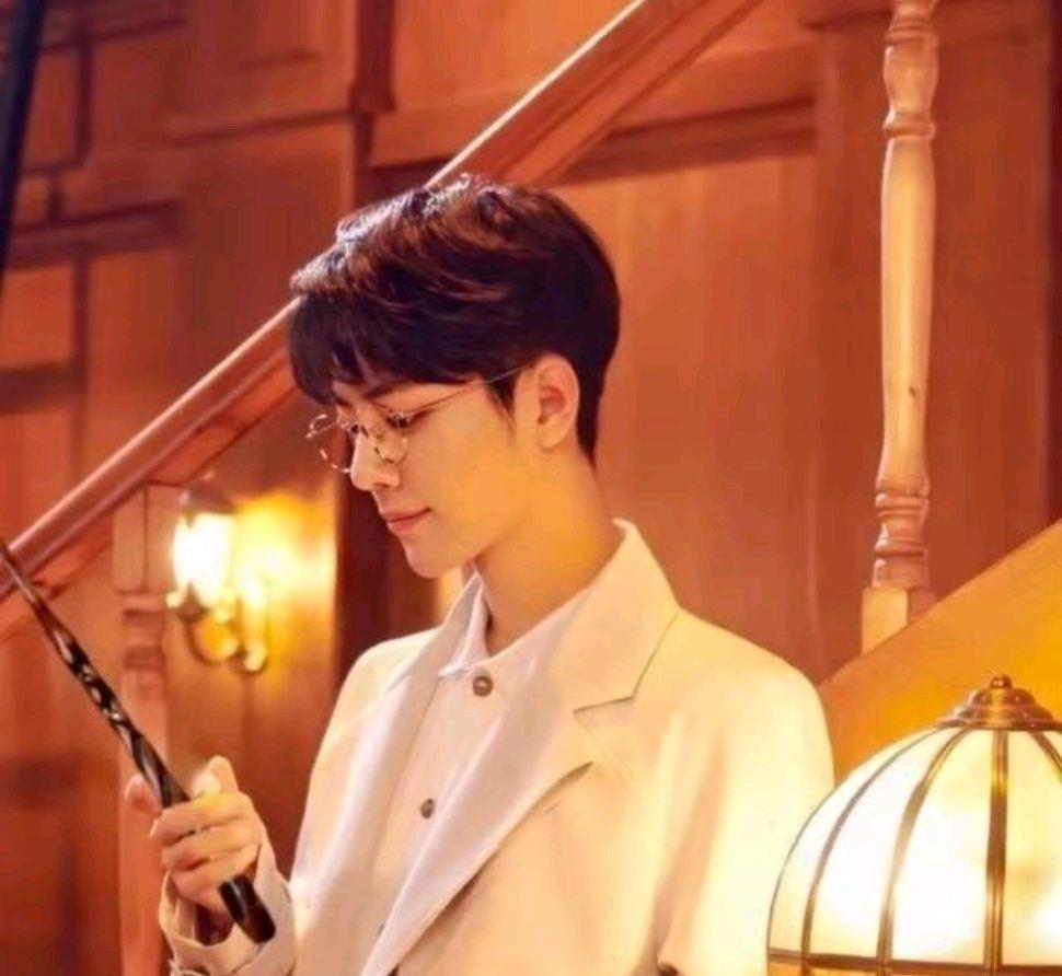 肖战|《芒果青春》官博透露跨年阵容，一如既往豪华，期待肖战