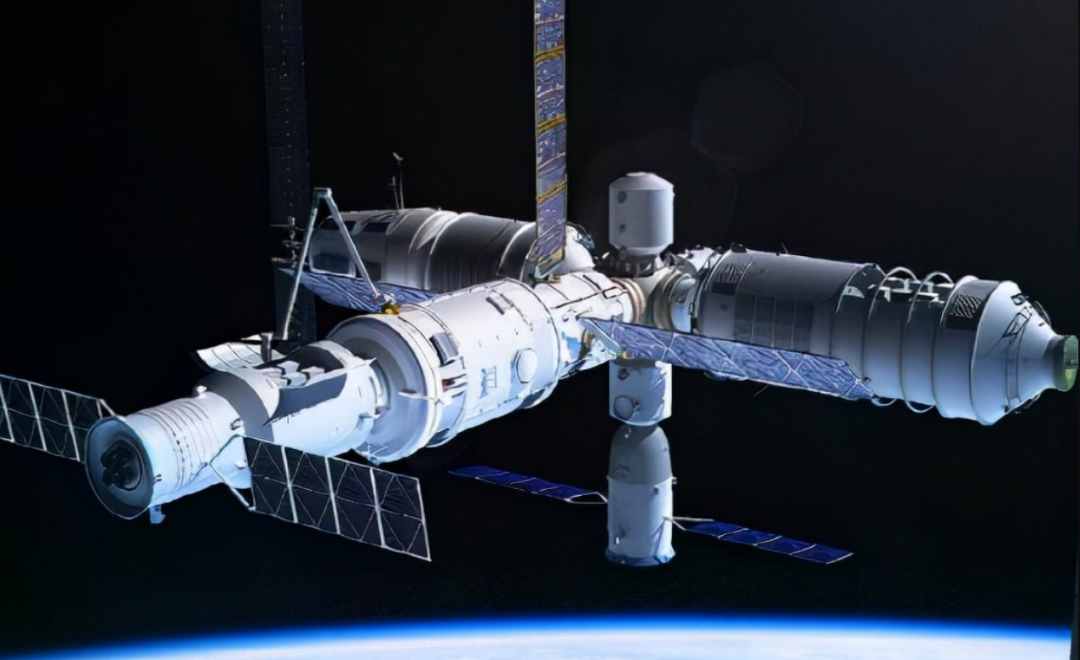 NASA 在太空3个月，航天员咋处理个人卫生问题？回来身上是不是臭的？