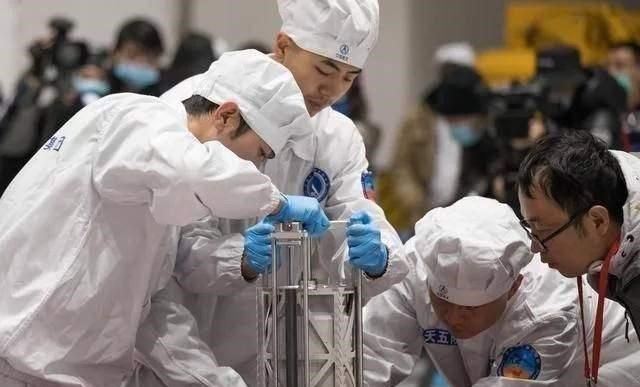 玉兔二号发现神秘物质,位于月球背面陨石坑,只有100万年历史?