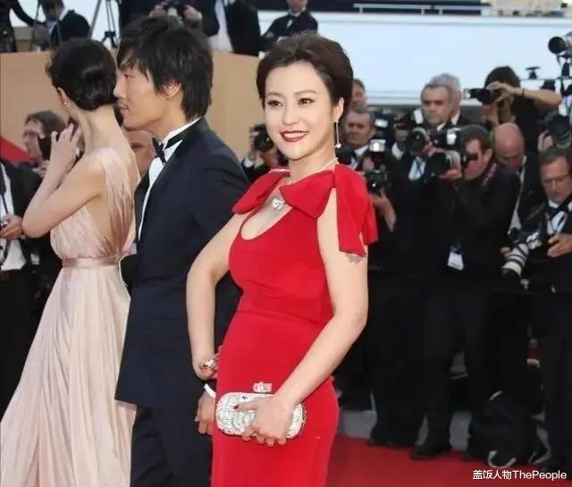 滤镜|10位戛纳红毯上的国内女星：有人手握作品艳压，有人蹭拍走光出丑