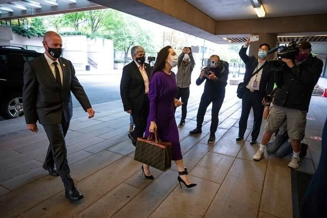 时尚风行派|孟晚舟真是中华好儿女！名媛穿搭引来跟风潮，拘押1000天照样霸气