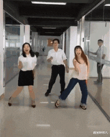 鑫宝聊育儿|“妹子要保护好自己隐私啊,尤其是穿着裙子,大意了啊!”哈哈哈