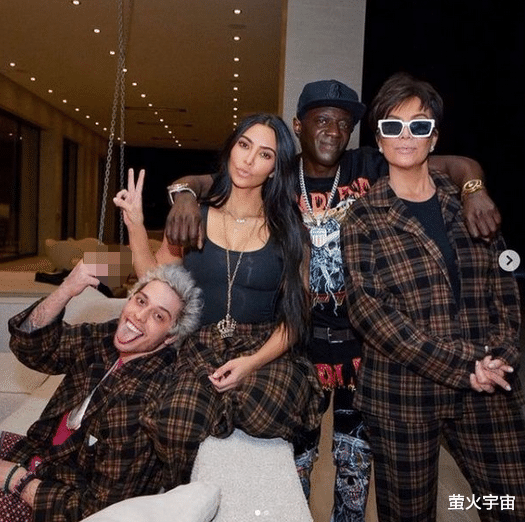 麦莉|卡戴珊家族接连遭受情感风波,小男友被麦莉示爱,卡姐忙“护食”怒取关