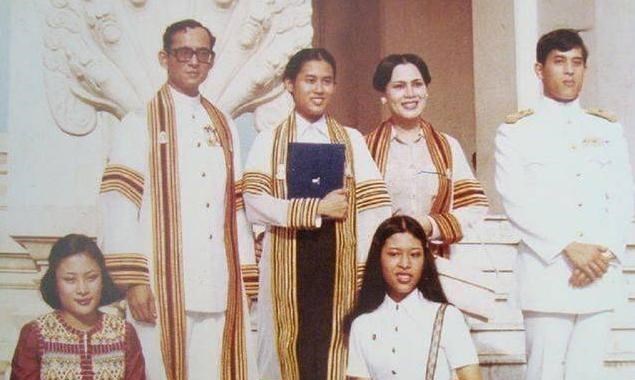 诗琳通|让诗妮娜封后受阻，还荣登新版皇家御画，她究竟啥来头？