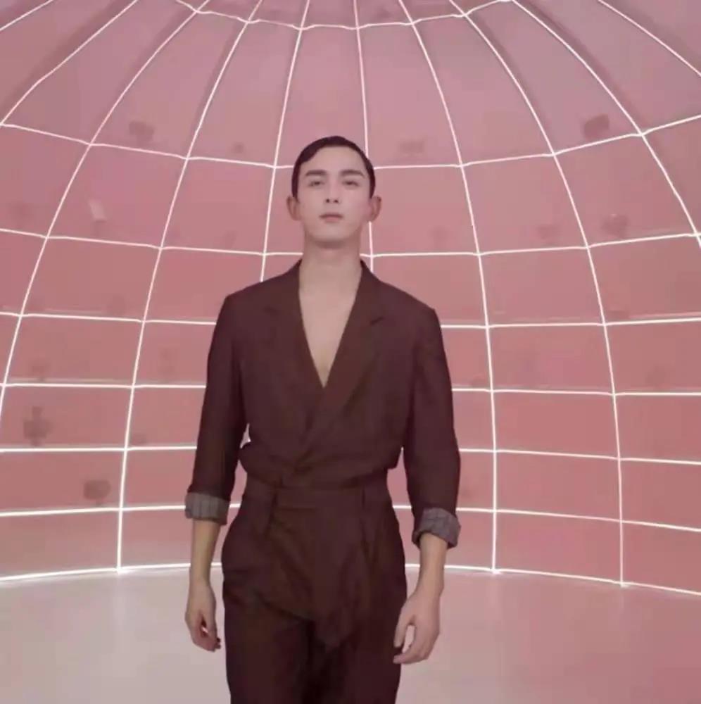 吴磊|21岁的吴磊，在油腻的路上一去不复返了。