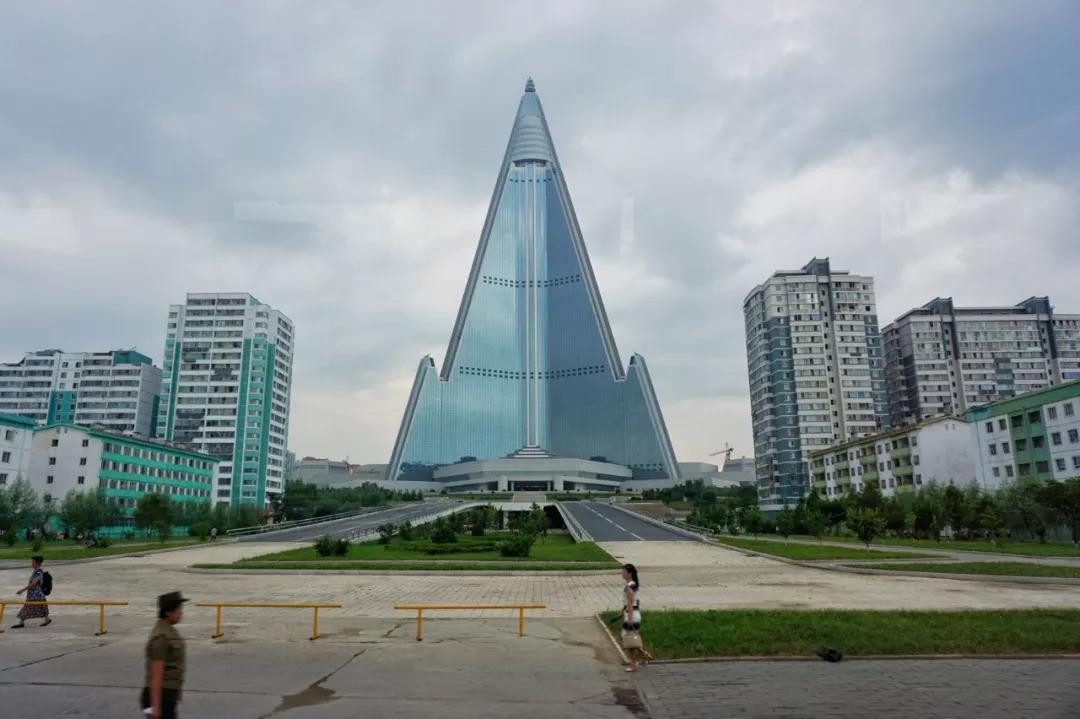 朝鮮第一高樓，爛尾16年，耗時30年終於建成-圖6