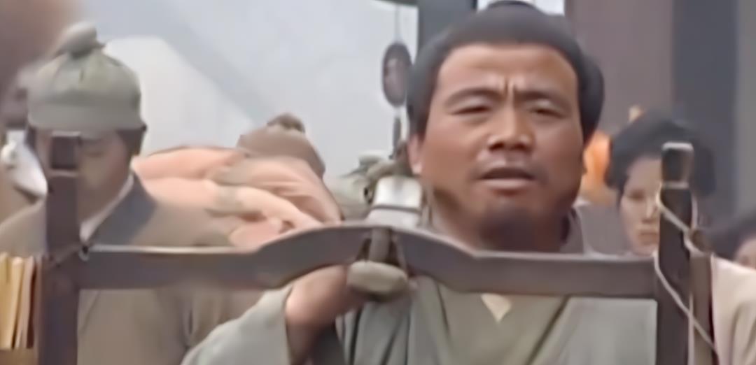 张伸|娱乐圈袖珍演员，1.24米的朱洁不敢生孩子，1.24米的刘永奇当老板