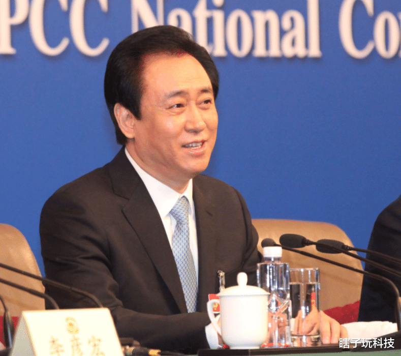 恒大|许家印下了一手好棋，表面上恒大是亏的，实际上赚了