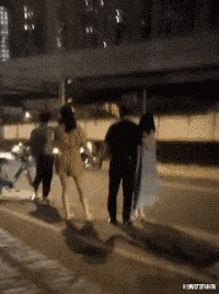 时光了了说说|“躲床底下，被他儿子发现了，我该怎么办？哈哈哈兄弟快跑路吧”，哈哈哈！