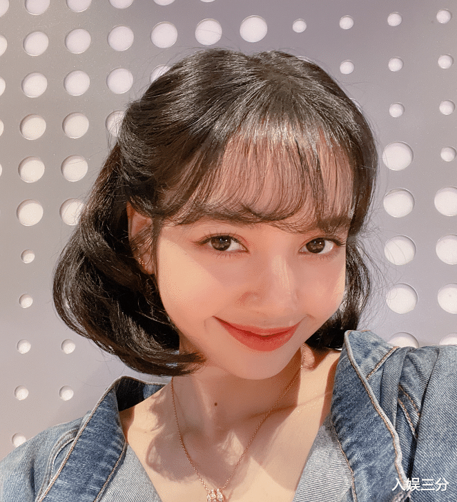 lisa|Lisa晒新发型自拍,像是白雪公主本人,颜值终于回到巅峰了!