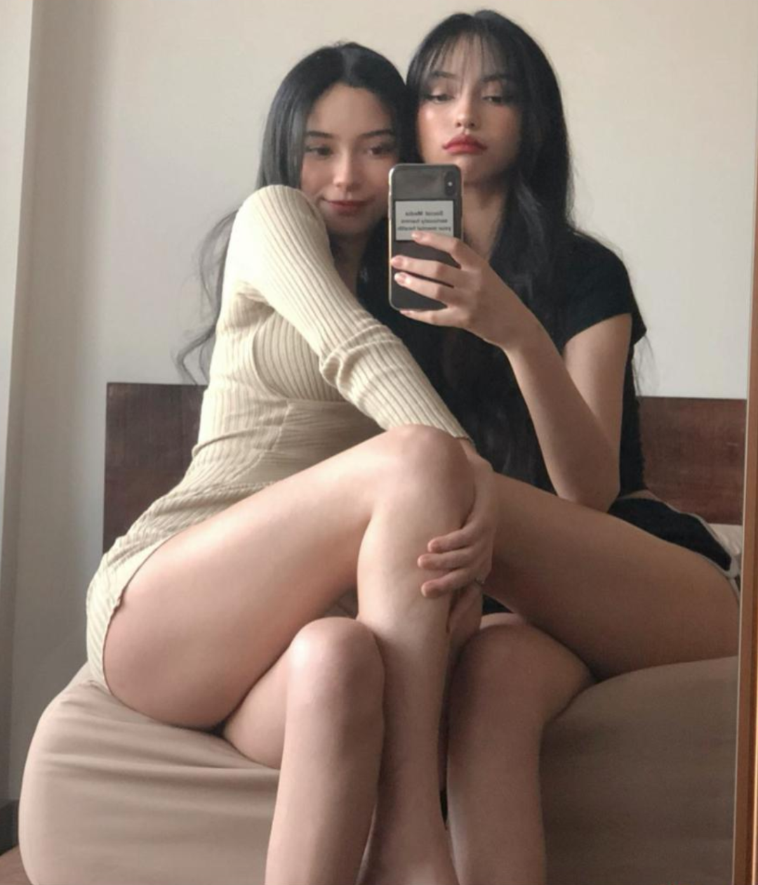 卡戴珊|秒杀卡戴珊姐妹!00后性感双胞胎爆红ins,网友疯了:真心扛不住