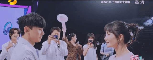 明星夫妻|张杰、刘烨春晚破冰同台，曾为谢娜隔空互怼，各自安好终于释然