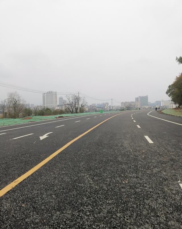 绿柳但歌 永州又将添一条大道，风光带很宽，将是市民休闲娱乐的好地方