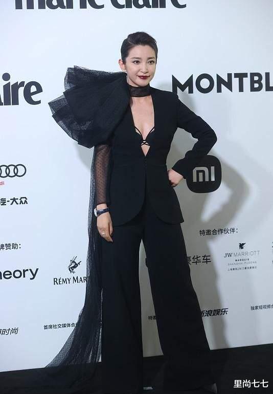 倪妮|嘉人之夜怼脸拍生图，孙俪黑眼圈重倪妮太沧桑，李冰冰排骨胸抢镜