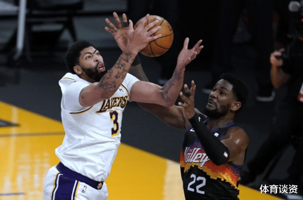 湖人队|40分钟+40分钟！该扛起湖人新老大重担了，老詹主动让位，没你赢不了