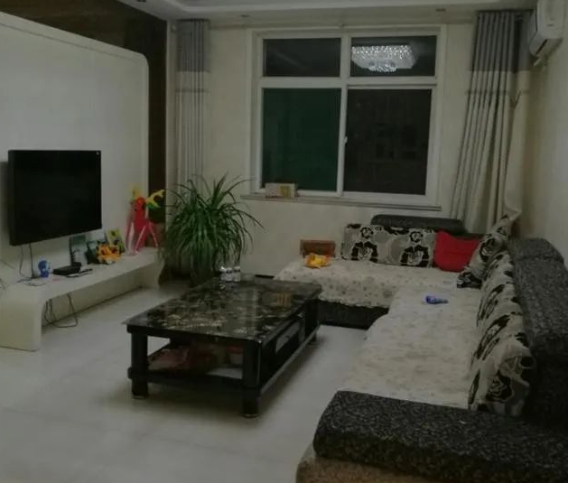 |晒晒新家，住了半年还是很新，电视墙好时尚，打开就能进卧室！