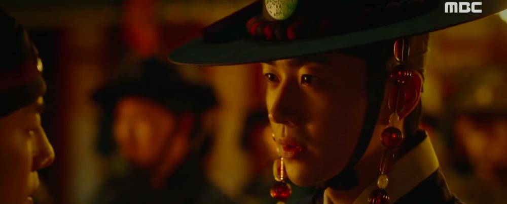 德云社|《衣袖红镶边》收视率刷新高！李世荣舍命护夫，第N次打枪李俊昊