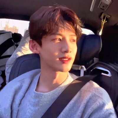 迪丽热巴|热巴和龚俊的关系？薛之谦新综艺，范丞丞的发展，热巴又瘦了