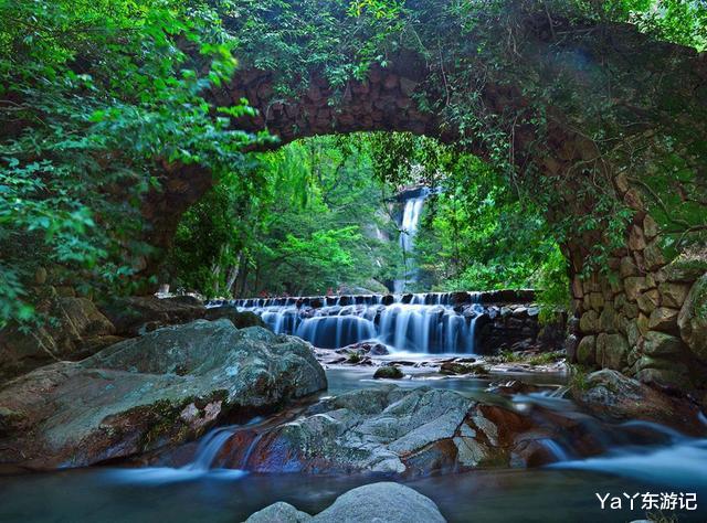 束河古镇 浙江一个“清凉”的景区，坐拥华东最大瀑布群，纳凉赏景的好去处