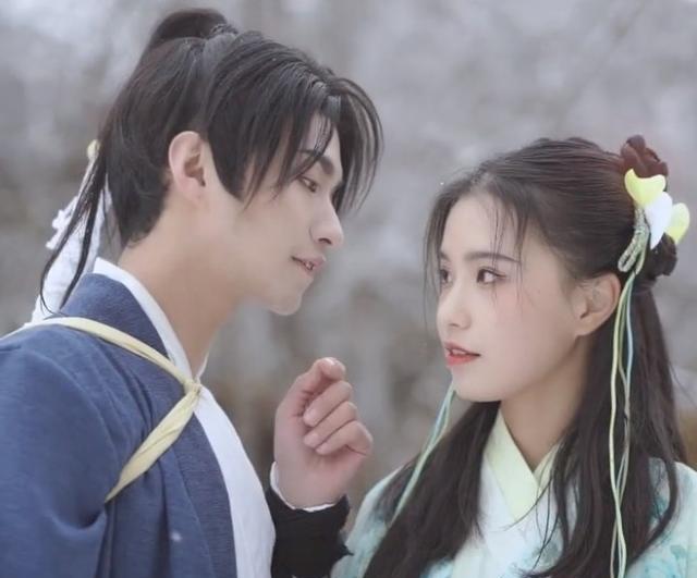 滤镜|“秃顶网红”cosplay李逍遥，颜值不输胡歌，却被许凯击碎滤镜