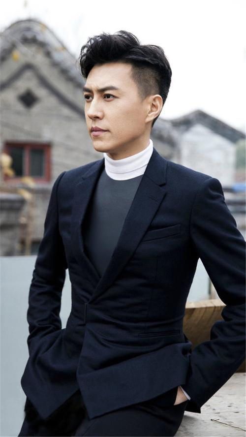 李佳|她因拍吻戏被富豪前夫抛弃，二婚嫁靳东，生的儿子帅气宛若王子