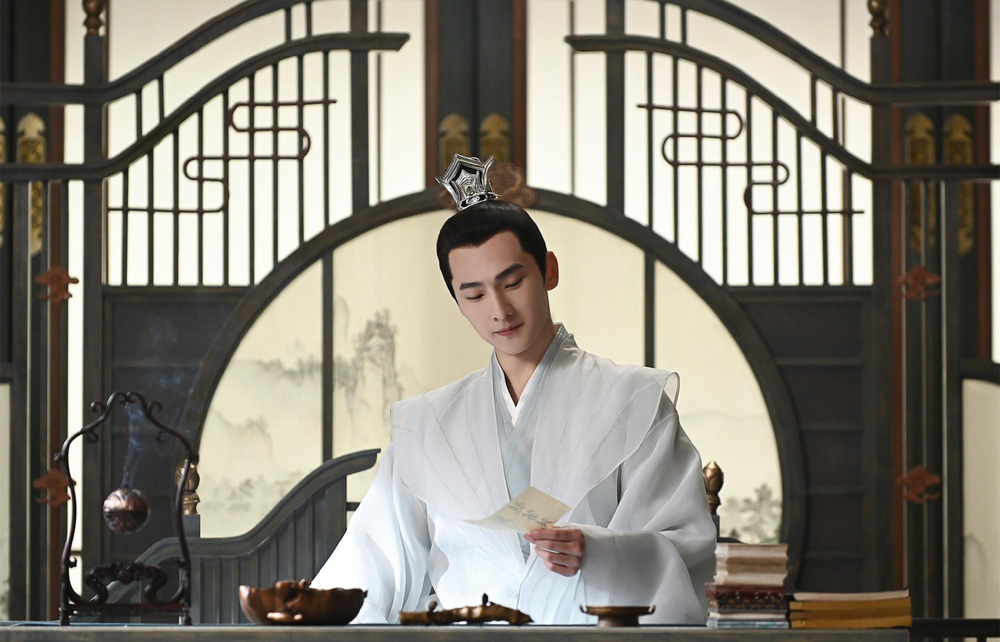 |杨洋《且试天下》将播，搭档95后当红小花，连李若彤都给她当配角