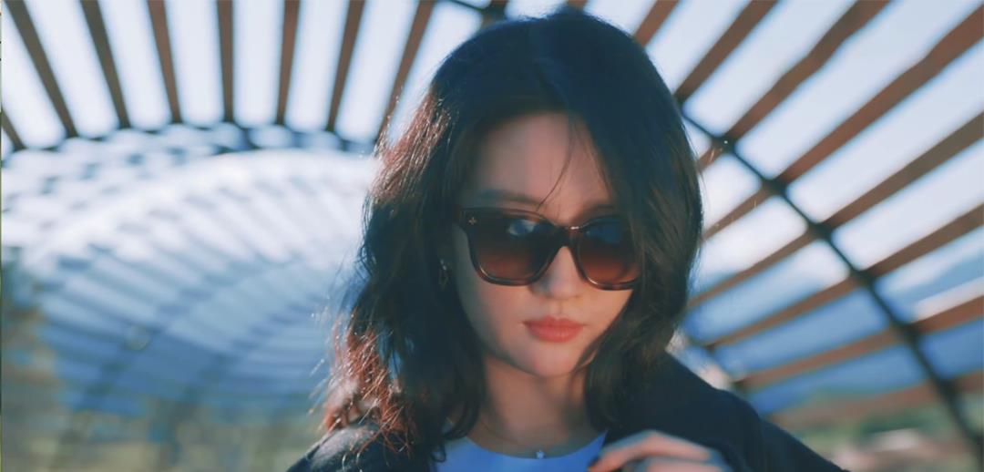 lisa|刘亦菲大学照被翻出，浏览量超860万，同框的朱亚文未被网友认出