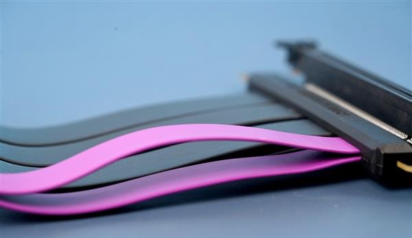 宓听枫|显卡不限速高速路！酷冷至尊PCIe 4.0显卡转接延长线套装图赏